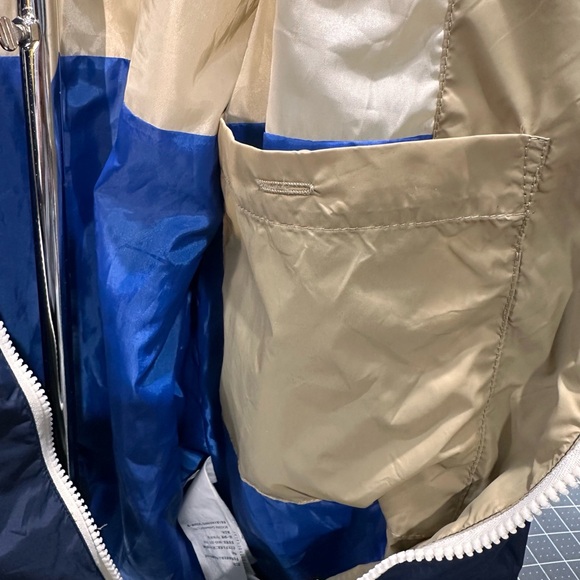 Bossini Two-Tone Tan and Navy Men's Windbreaker Rain Jacket Preppy Zippered - Picture 5 of 6